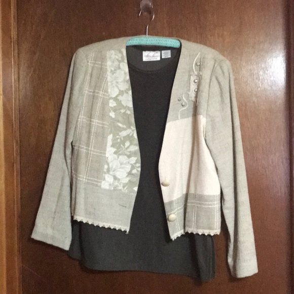 Skirt Suit - Picture 2 of 8